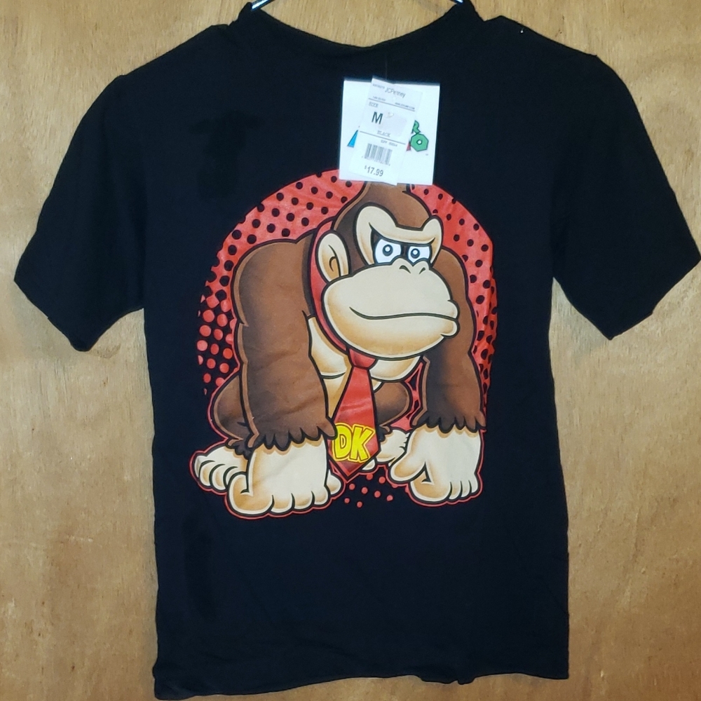 NWT Donkey Kong Short Sleeve Top Size: Medium